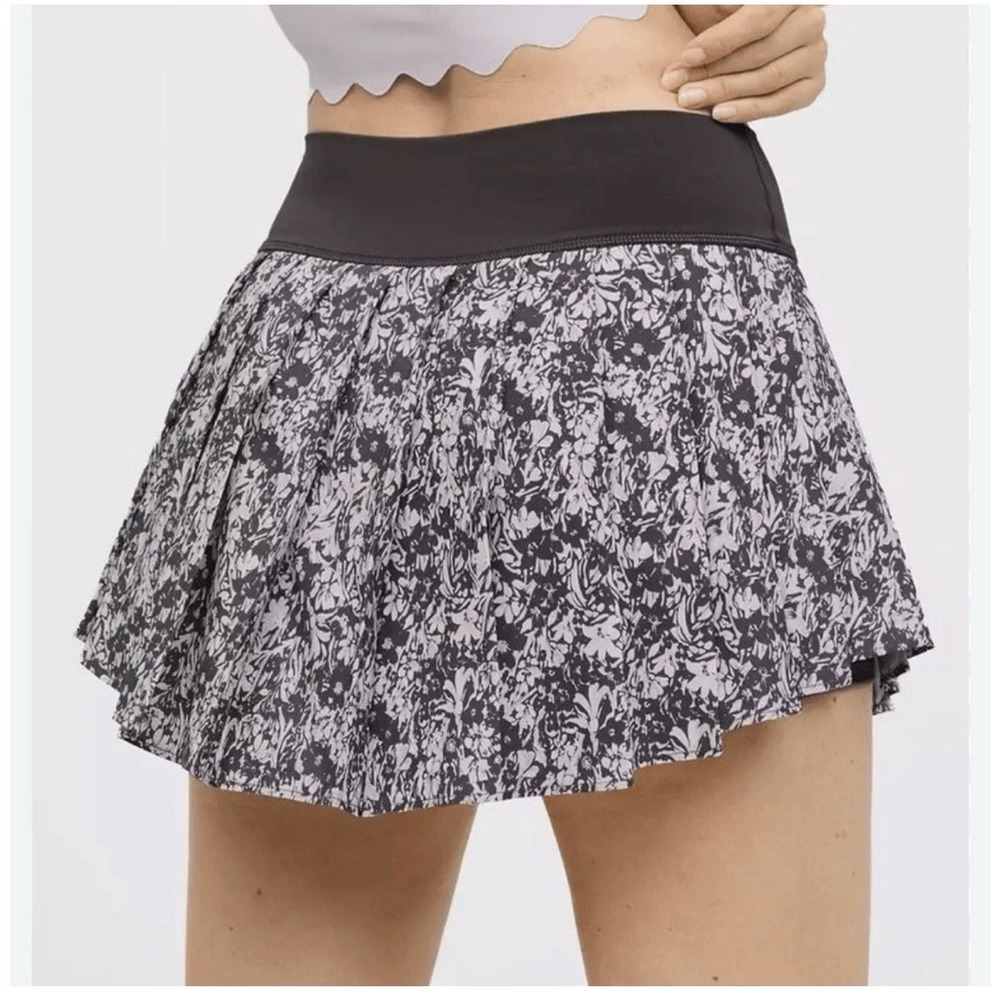 Offline By Aerie Real Me Floral Pleated Skort Skirt Size L Pockets Preppy Sporty
